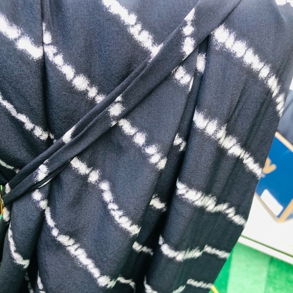 BCBG MAXAZRIA large black & white silky romper sleeveless belted asymmetric hem - Picture 8 of 16